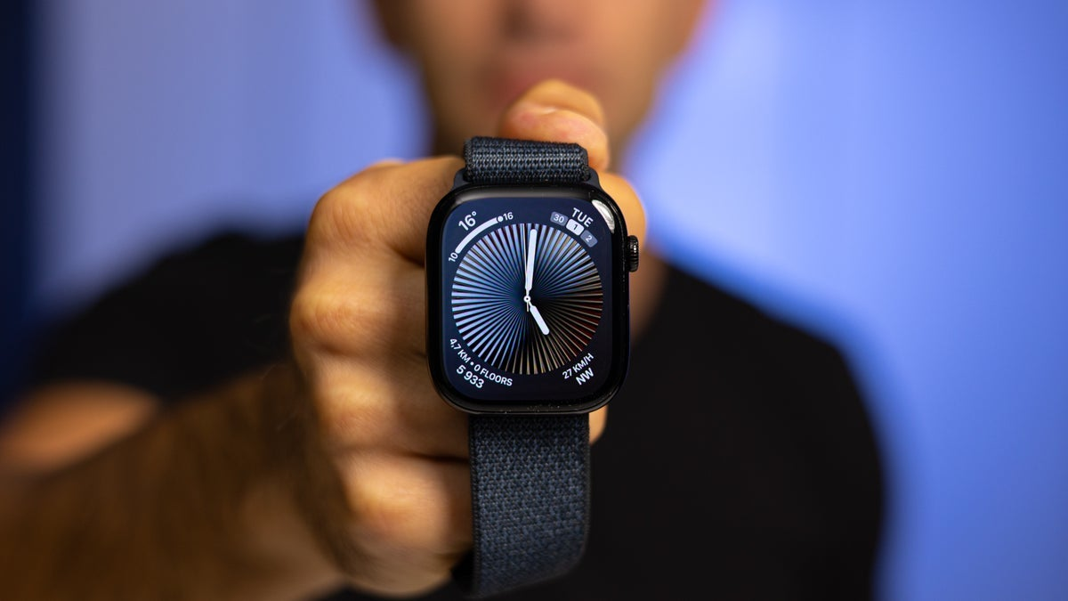 apple watch simdi de tim cookun babasini kurtardi 0 HbZtQlMF