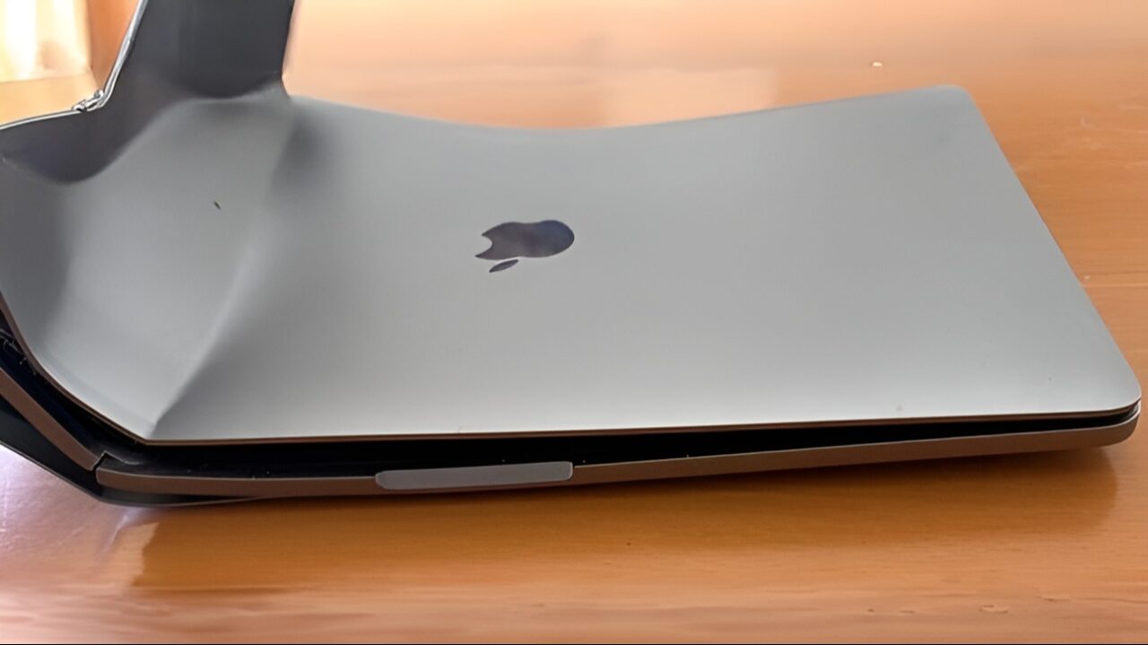 kazada hasar goren macbook pronun sahibi hayal kirikligina ugradi pULMH8a3