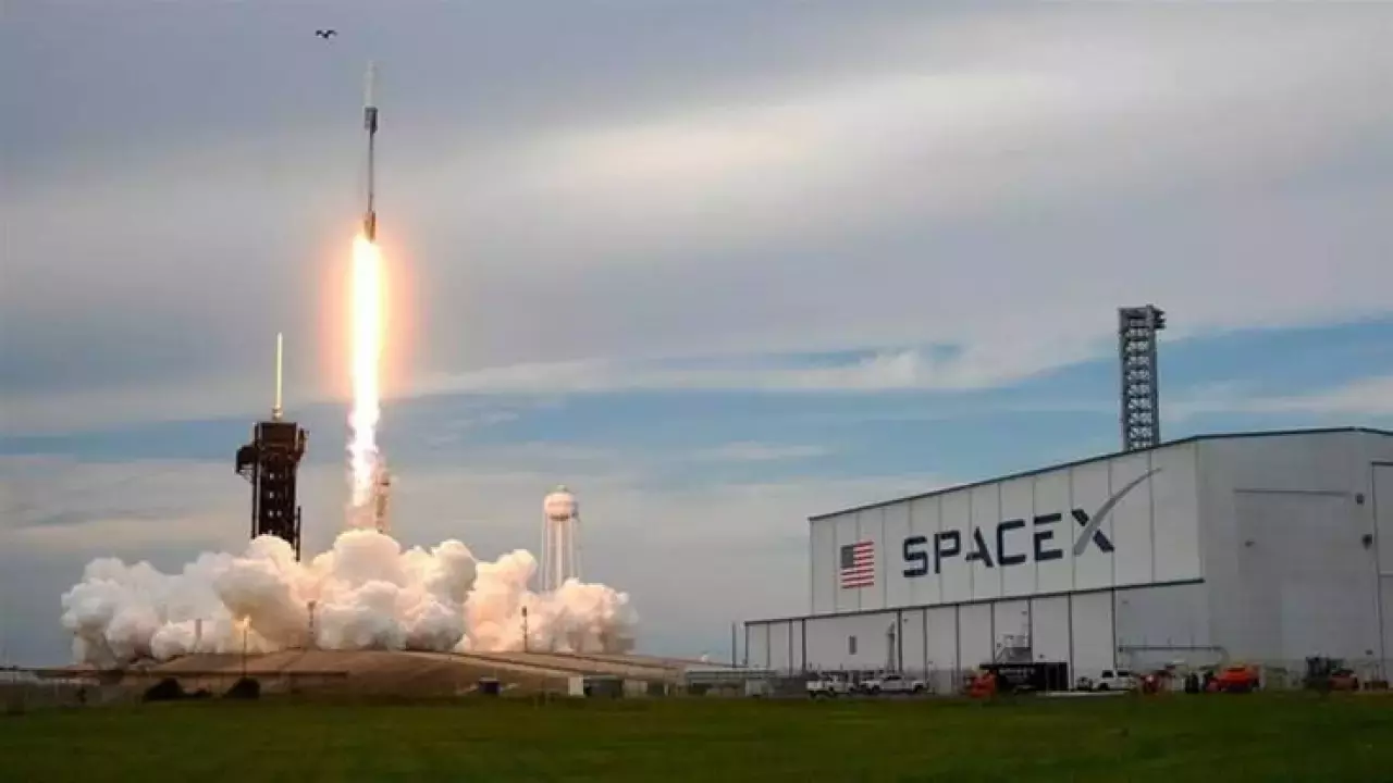 spacex falcon 9 ile bir ilke imza atti 1