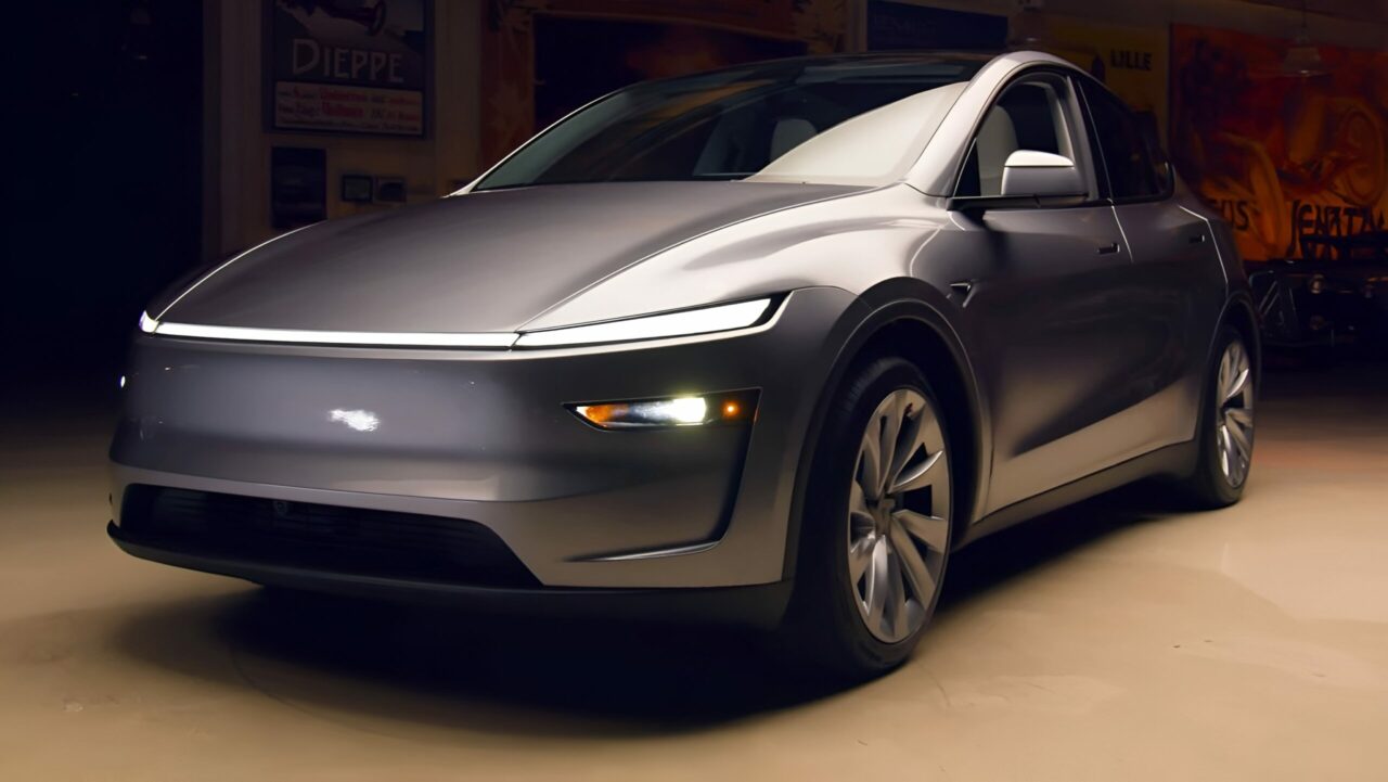 tesla model y araclara adaptif uzun far teknolojisi geliyor