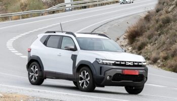 dacia duster 4x4 hibrit versiyonuyla ilk kez yollara cikti zbk69wtr