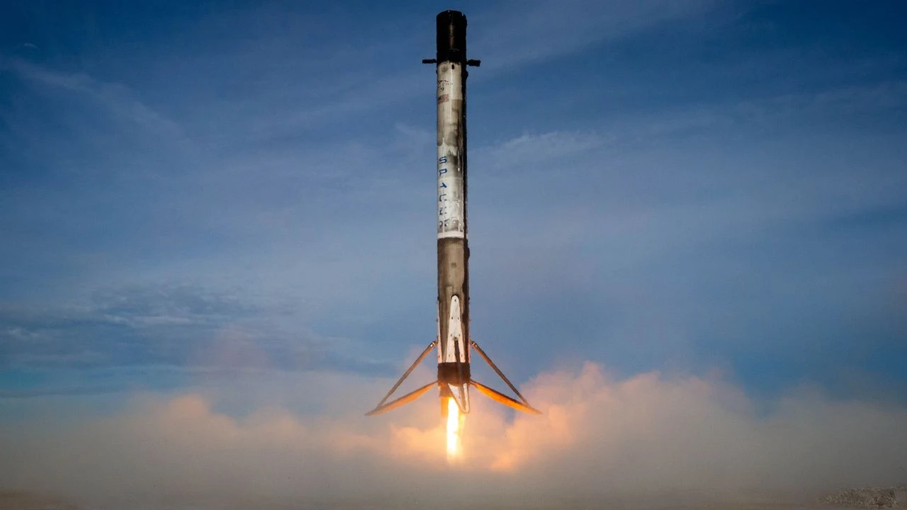 spacex roketinin enkazi dunyaya dustu 0 tDDj6g6y