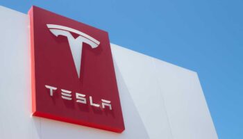 tesla hisselerinde tarihi dusus yasandi peki neden LiGin2nB