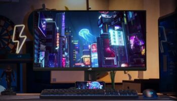 asus 32 inclik oyuncu monitorunu piyasaya sundu EWNqm93H