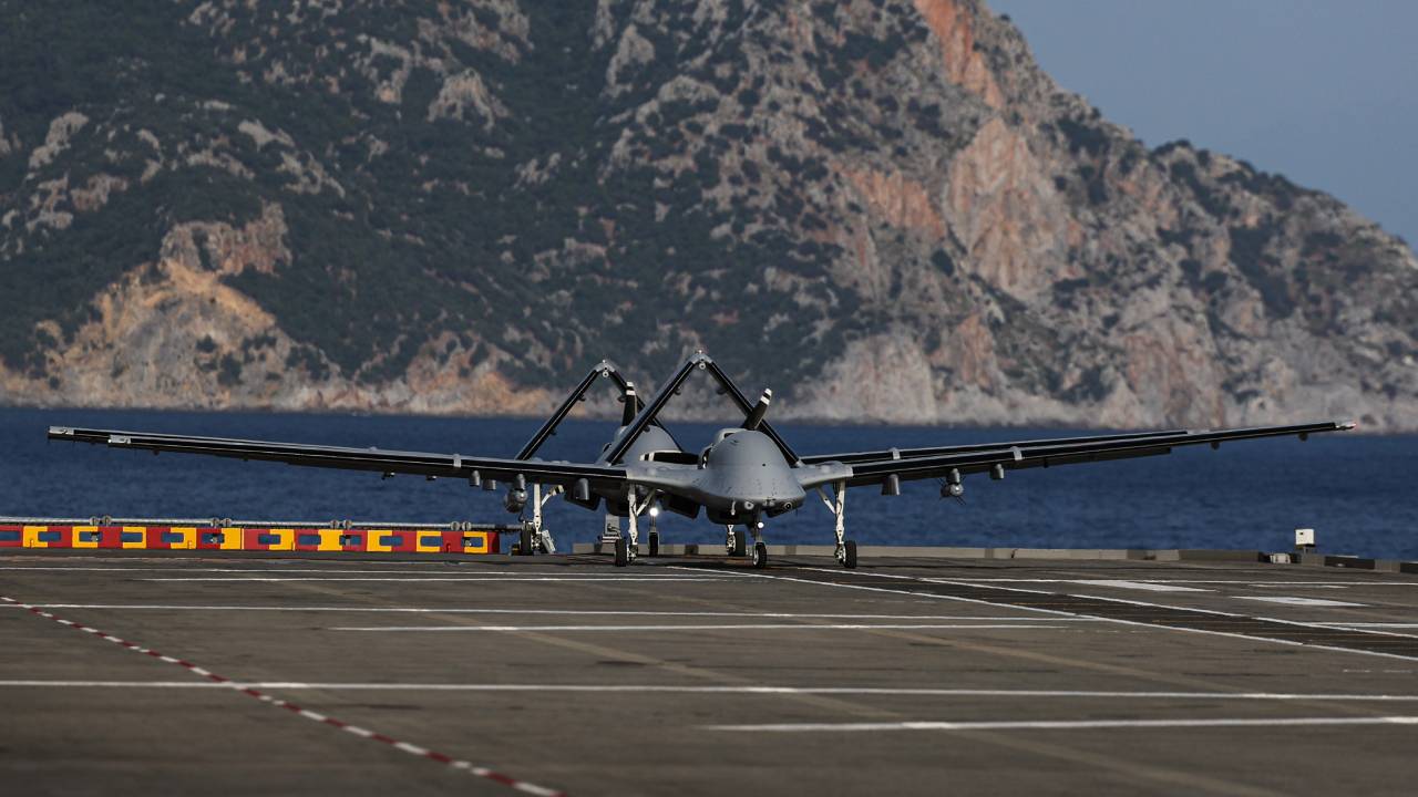 Bayraktar TB3 SİHA’lar TCG Anadolu’ya konuşlandı 1 bayraktar tb3 sihalar tcg anadoluya konuslandi 0 UrjlTIdY