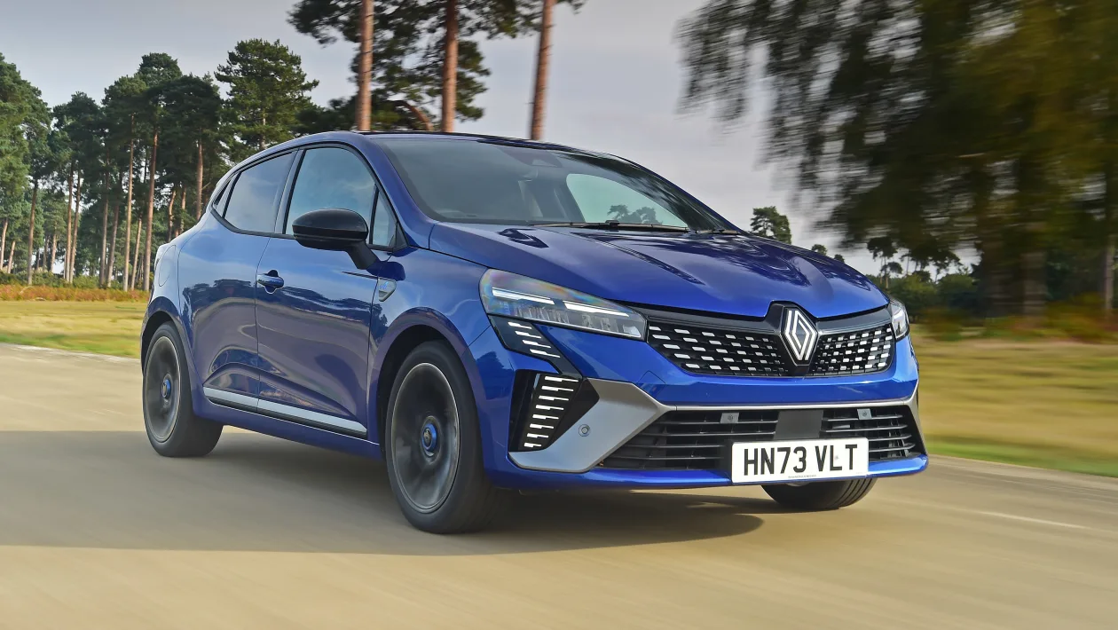 Renault Clio Nisan 2025 fiyat listesi 2 renault clio nisan 2025 fiyat listesi 1