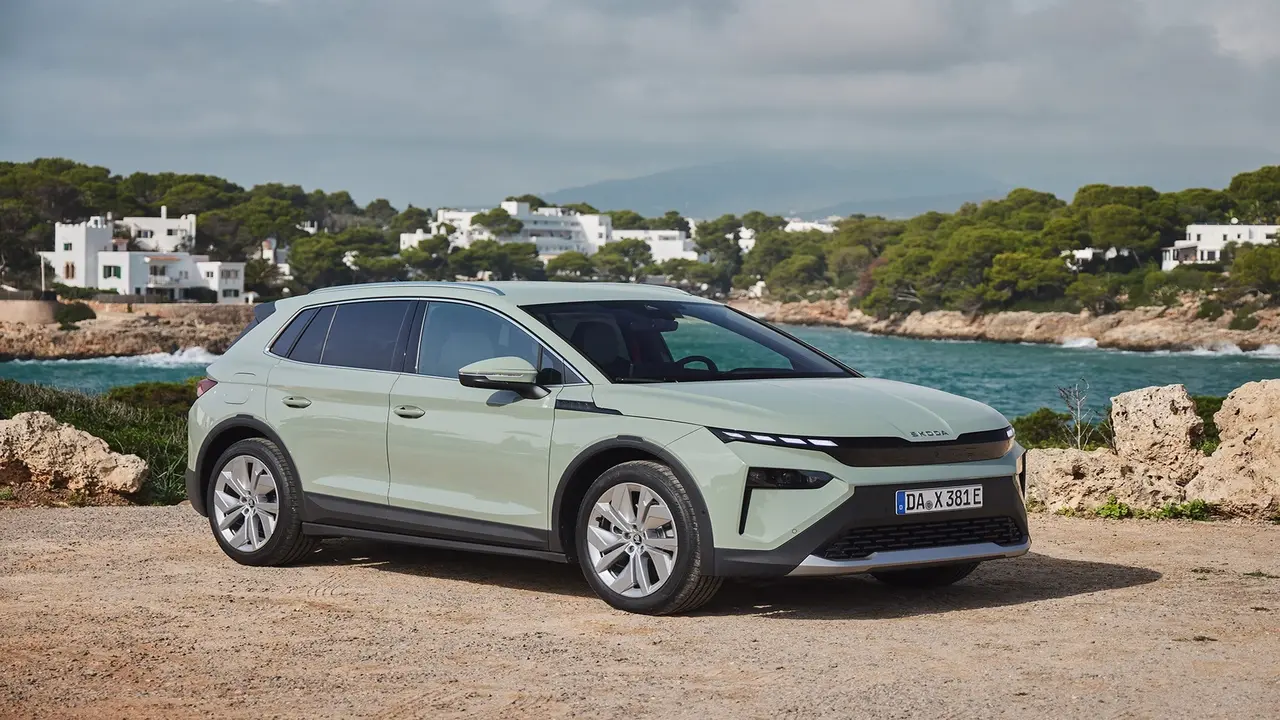 Skoda’nın elektrikli Enyaq ve Elroq modelleri Türkiye’ye geldi! 1 skodanin elektrikli enyaq ve elroq modelleri turkiyeye geldi 0 D9mQiMHb