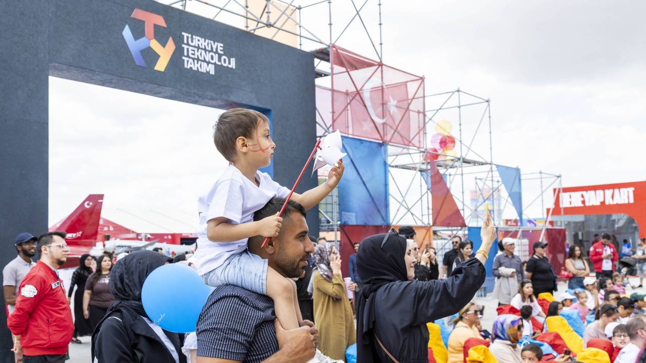 TEKNOFEST KKTC 2025, 62 bin ziyaretçiyle başladı! 2 teknofest kktc 2025 62 bin ziyaretciyle basladi 1 XELqTrMS