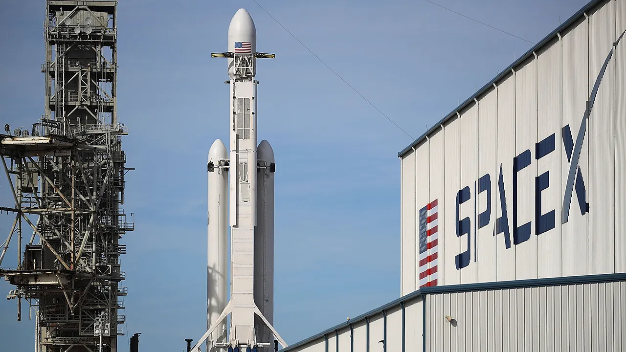 SpaceX, kendi çip paketleme tesisini kuracak! 1 spacex kendi cip paketleme tesisini kuracak 0 B17y8BFs