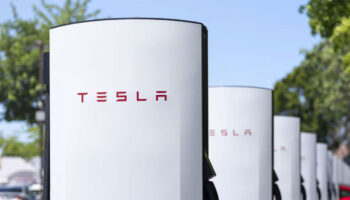 tesla cinde v4 supercharger hizmetini baslatti SAecPKuU