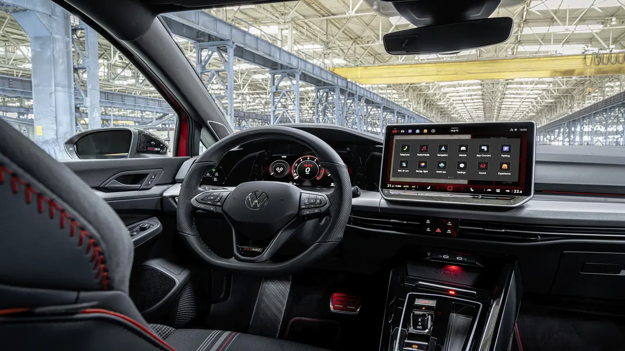 volkswagen yeni nesil golf gti modelini tanitti 0 nkfcPMs3