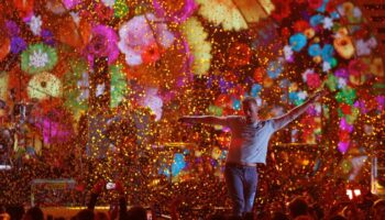 coldplay konserinde gunes paneli kullanacak 2rnIKYT3