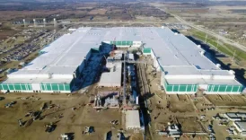 panasonic dev batarya tesisini hizmete aliyor AQNlYwJC