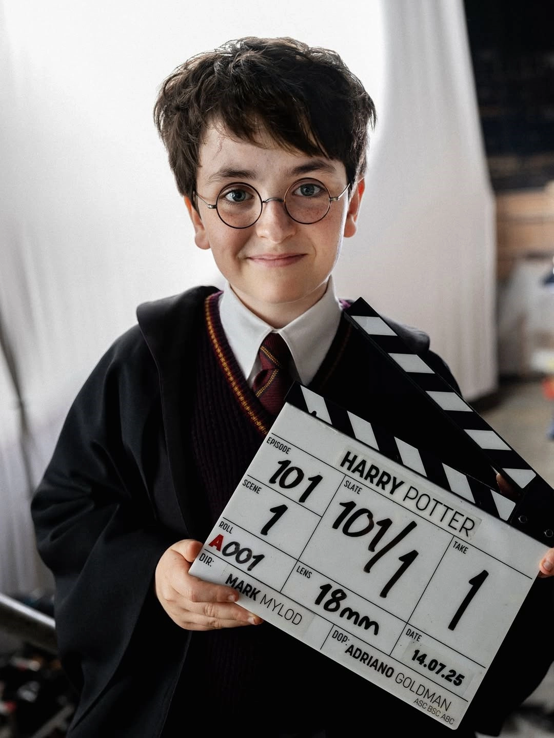 Yeni Harry Potter dizisinden ilk görsel geldi 1 yeni harry potter dizisinden ilk gorsel geldi 0 RNbUSSga