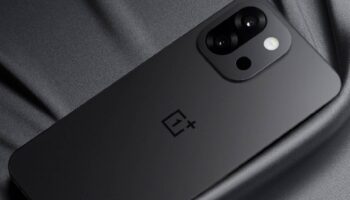 165 hz ekranli oneplus 15r ortaya cikti IyvSCb4L