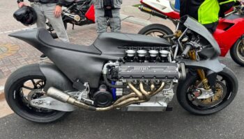 ferrari motorlu motosiklet geliyor DDPmCiFr