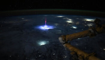 nasadan nadir gorulen dev jet goruntusu 5RQ4lIyf