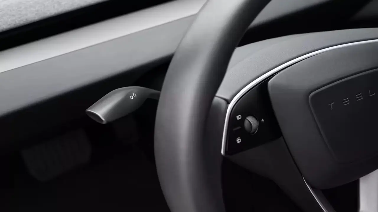 tesla yine geri adim atti 0 ySQ7G6Si