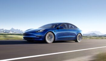 tesla yine geri adim atti vHQ7Ahzc