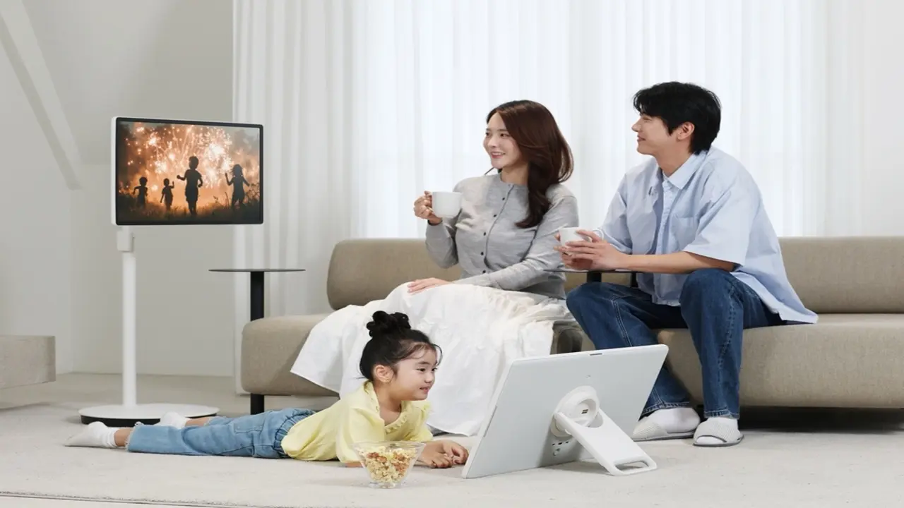 Samsung taşınabilir akıllı TV’sini tanıttı 1 samsung tasinabilir akilli tvsini tanitti 0