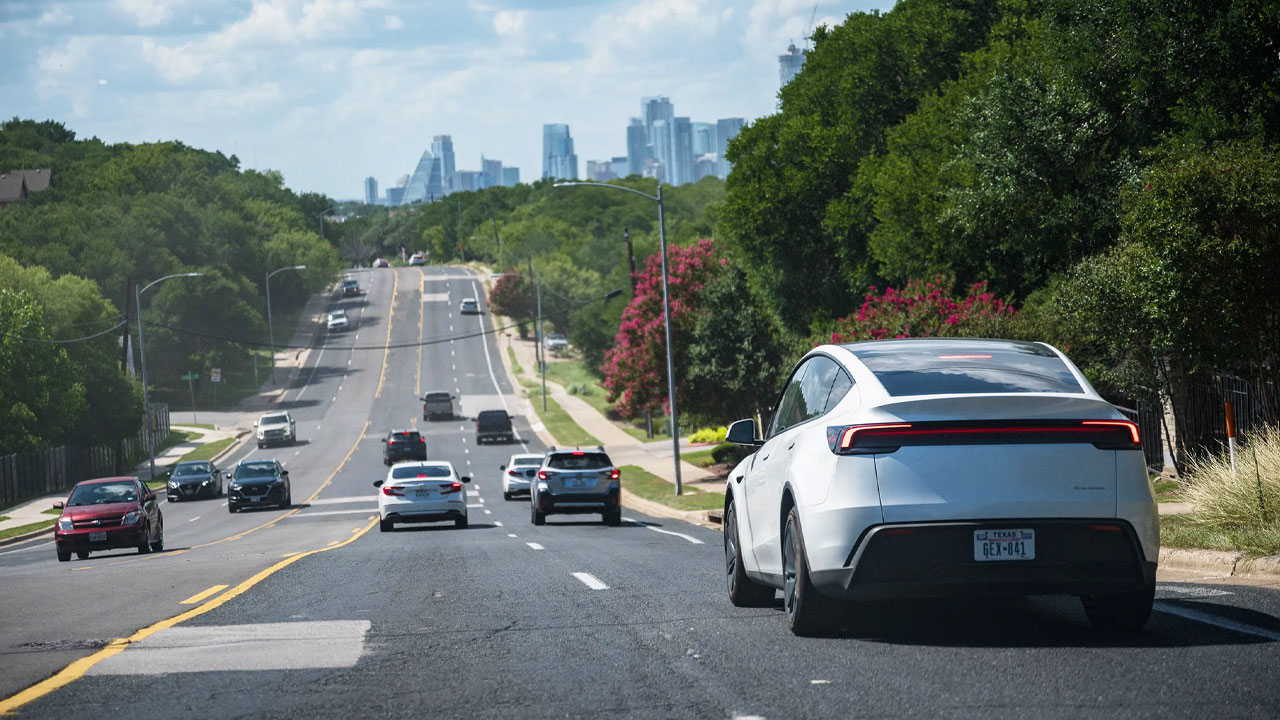 tesla robotaxi hizmetinde 3 kazayi gizledi 0