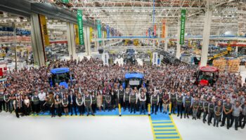 turktraktor 10000inci kabin uretimini tamamladi psDkbwhE