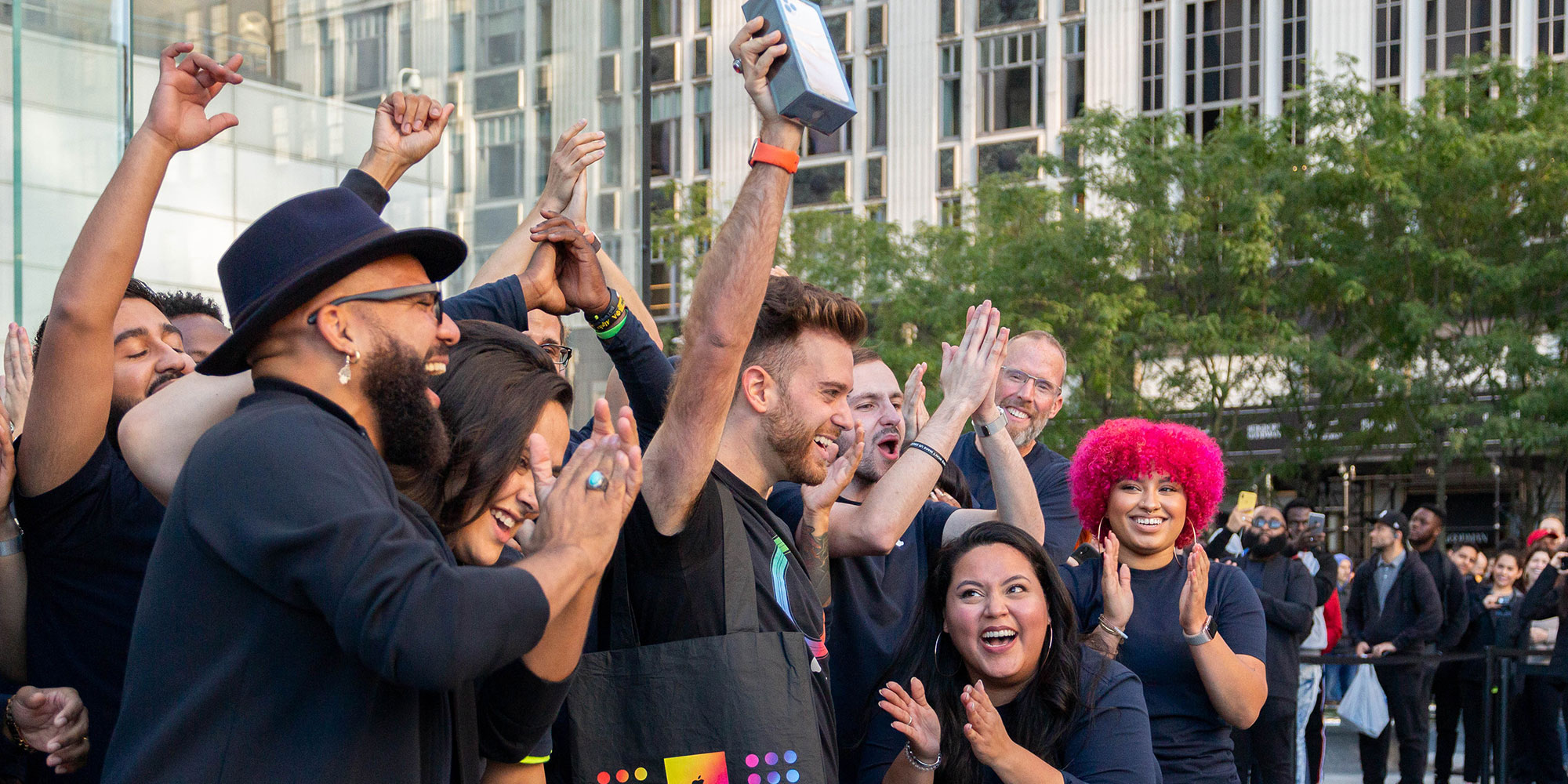 Apple Aktif Cihaz Sayısı ile Rekor Kırdı 2 apple aktif cihaz sayisi ile rekor kirdi 0 U1JLvuup