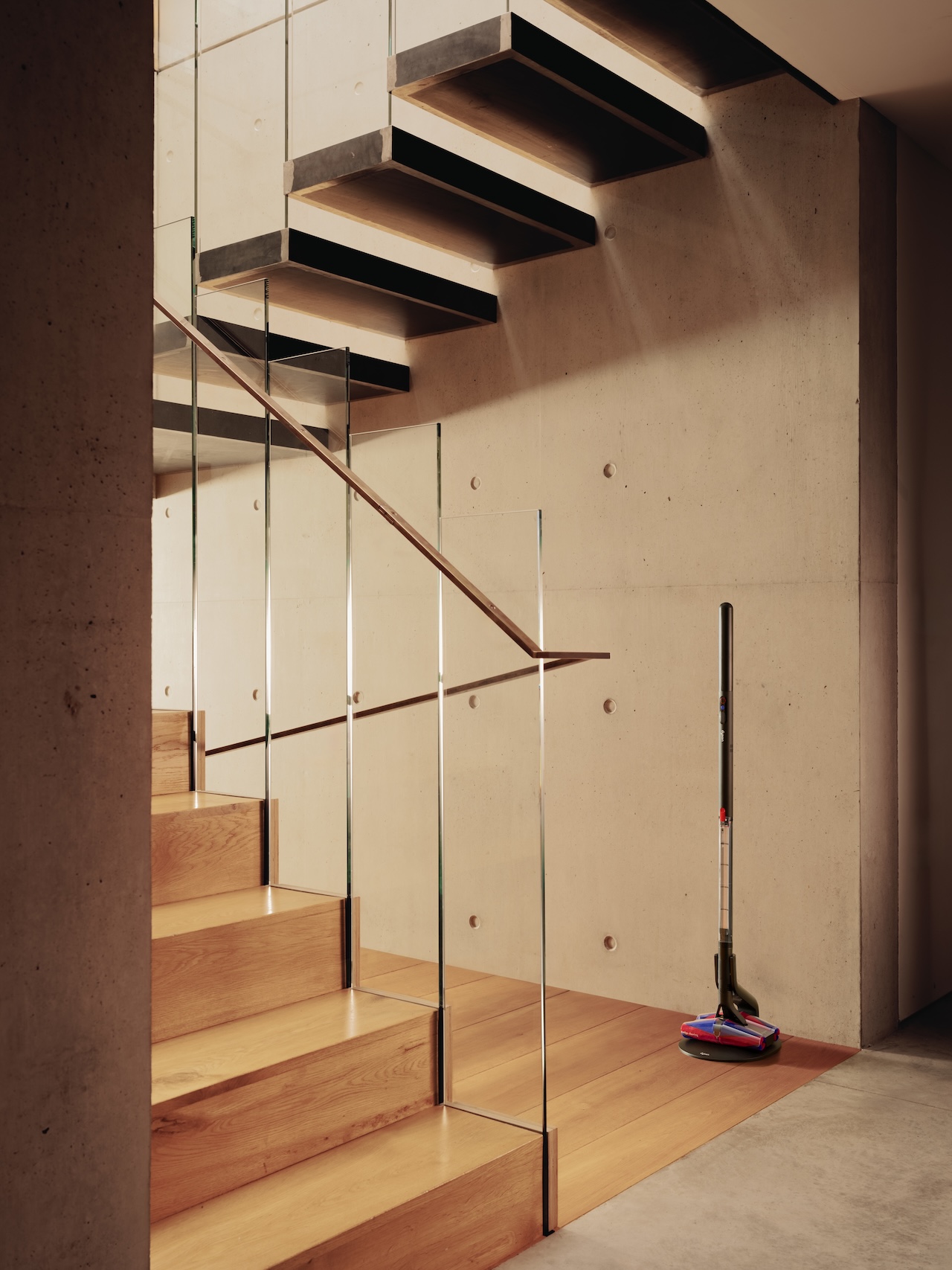 dysonin en ince ve en hafif kablosuz supurgesi dyson pencilvac 11 AJr6Q2hP