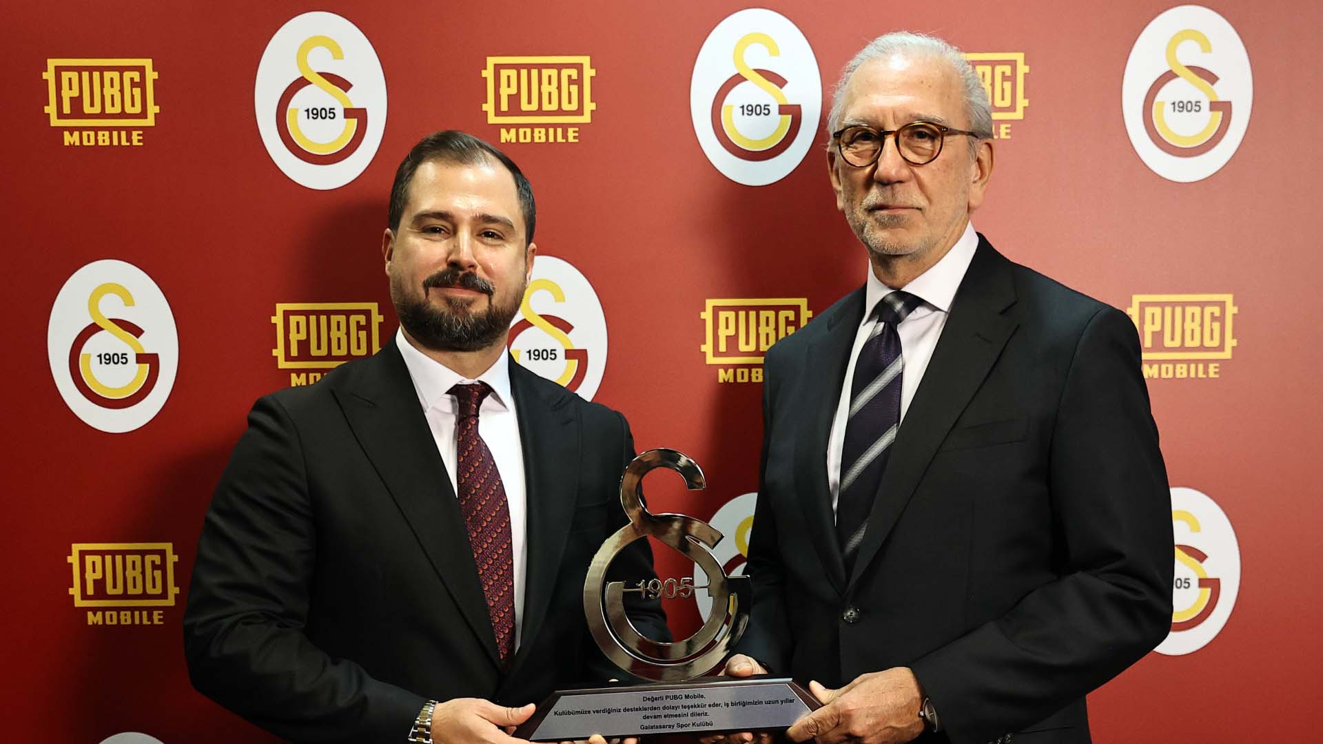 Galatasaray ile PUBG Mobile El Sıkıştı! 2 galatasaray ile pubg mobile el sikisti 0 kaZJFbFn
