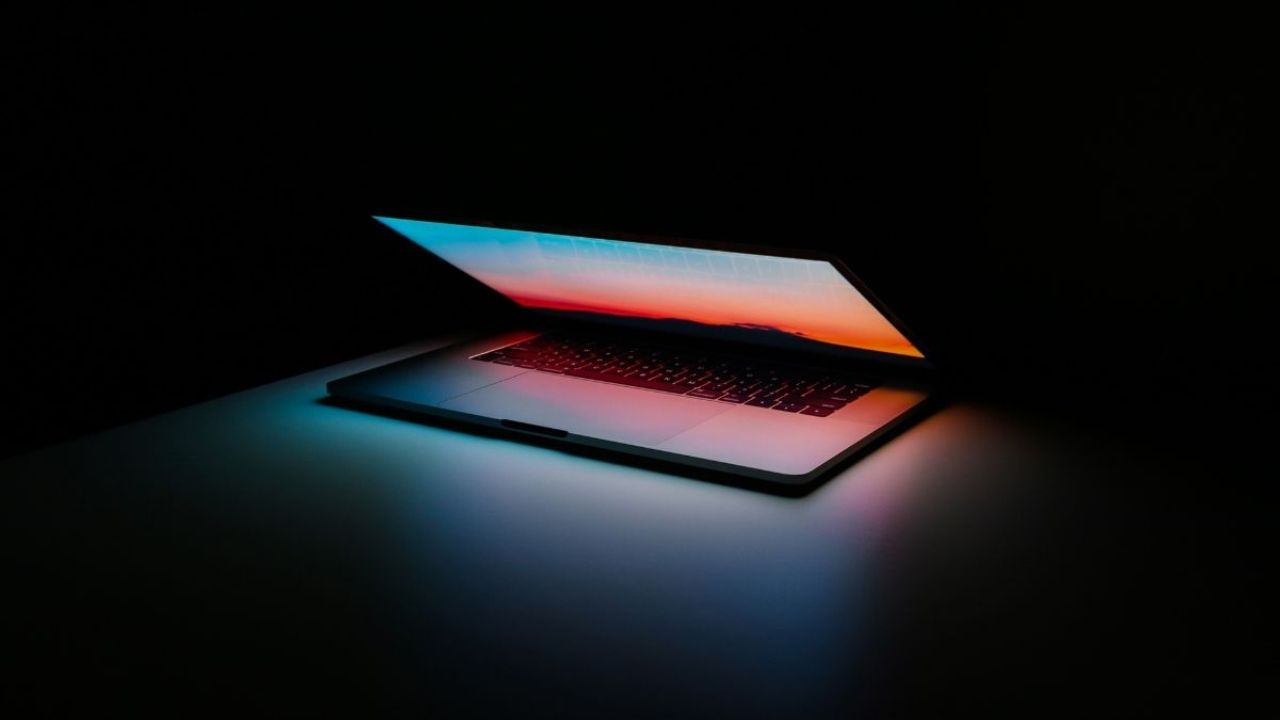 M6 MacBook Pro OLED Üretimi Başladı