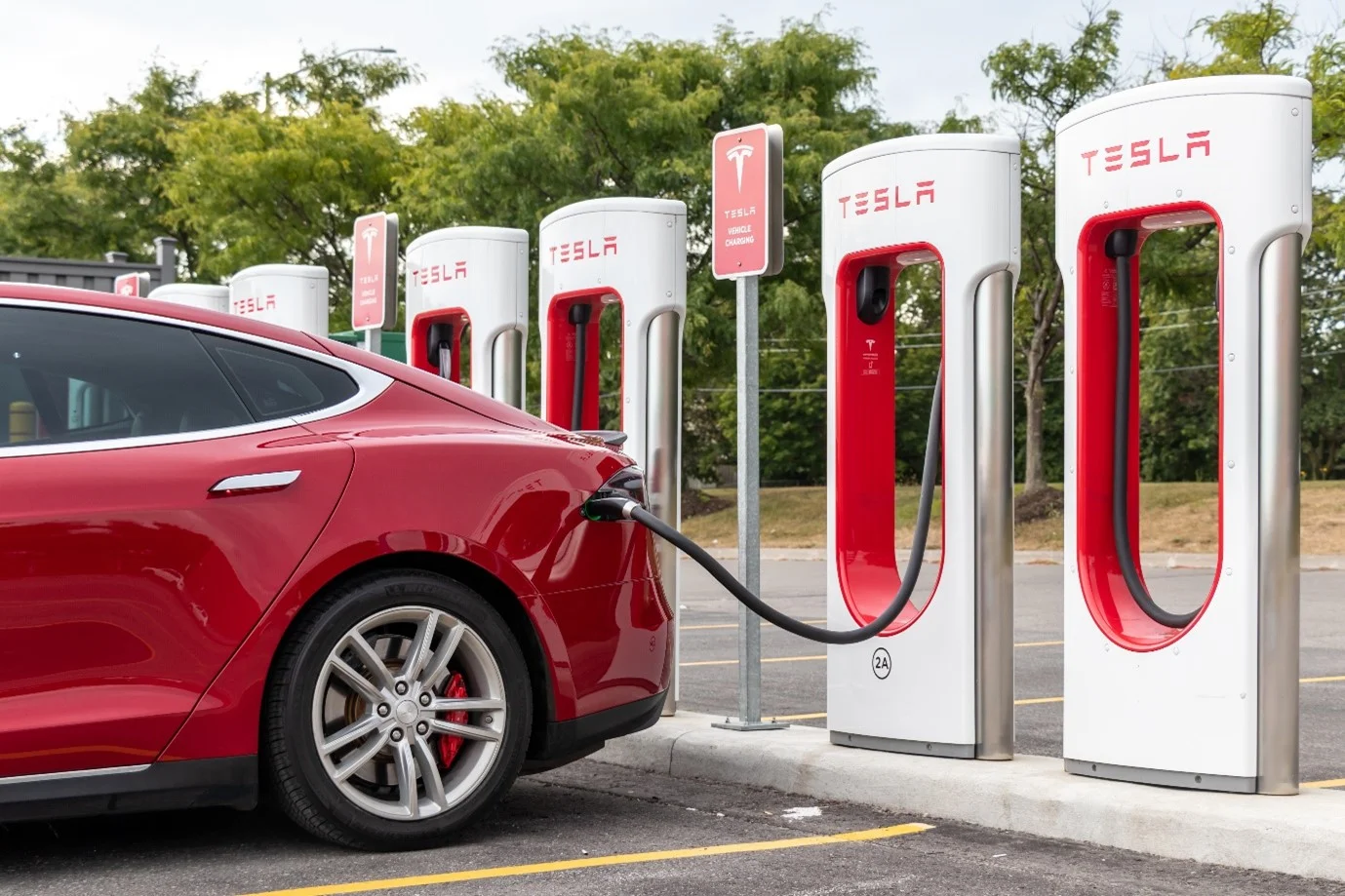 Tesla Supercharger İstasyonu İzmit’te Hizmete Girdi!